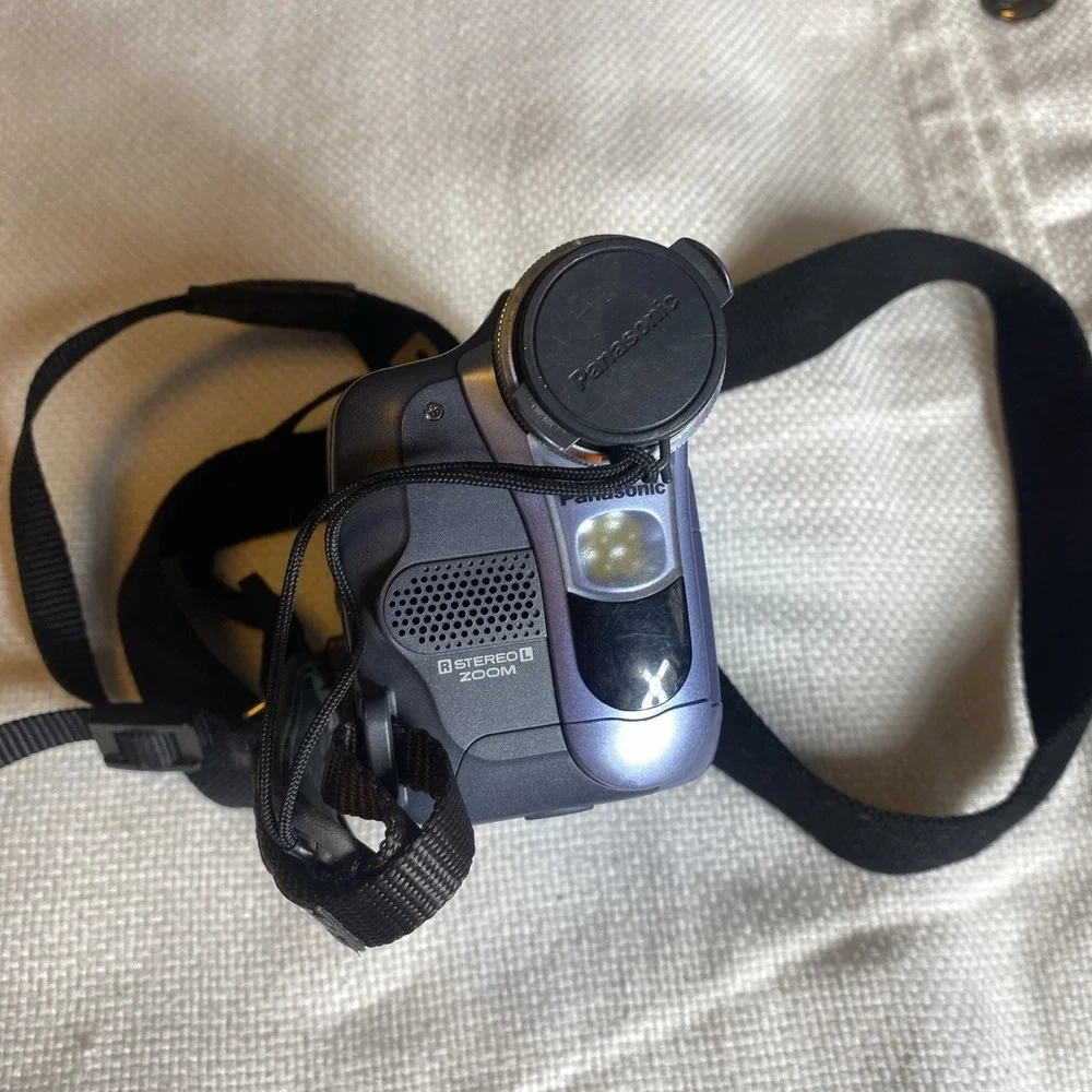 Panasonic PV-GS12 Mini DV Hybrid Camcorder No Battery/Charger- For Parts-Tested